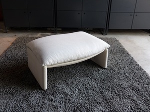 b. ｜Cassina/カッシーナ｜オットマン スツール ファブリック｜W800×D600×H400