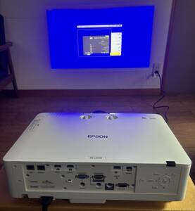 300円 中古Junk品 ○ EPSON 液晶プロジェクタ EB-L610W 本体のみ。○ 