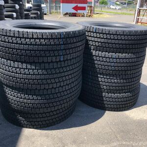 再生中古 245/70R19.5 スタッドレスタイヤ 8本:80000円