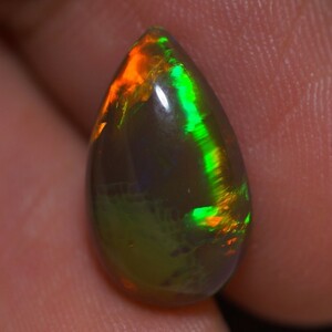 2.9Ct エチオピア産 ダークハニーカラー オパール Welo BG33