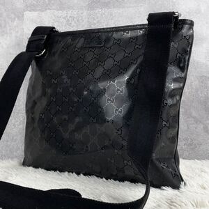 極美品 GUCCI グッチ インプリメ ショルダーバッグ サコッシュ ポシェット PVC レザー GG柄 総柄 斜め掛け 肩掛けファスナー ロゴ型押し 