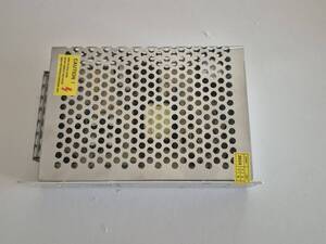 未使用品　180w　100/240V →12V　15A　直流安定化電源