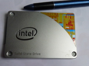 INTEL SSD 530 Series 120GB SSDSC2BW120A4 ◆使用時間：1508時間 (B)