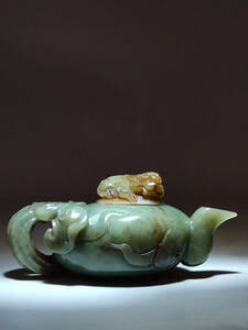 中国美術　時代物　精品　和田玉の玉壺
