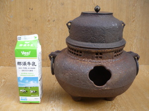 茶釜　茶室　あじろ鉄　風炉釜