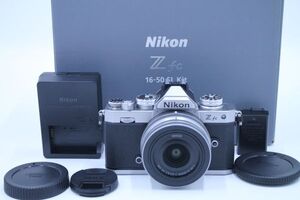 シャッター回数5046回！■ほぼ新品■ Nikon Z fc レンズキット シルバー