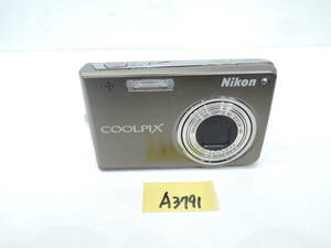Nikon ニコン COOLPIX S700 コンパクトデジタルカメラ　起動確認済み　A3791