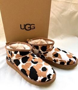  新品 UGG アグ★人気完売商品 W CLASSIC ULTRA MINI COW ８ 25㎝ ブーツ