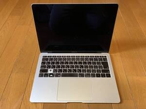 ジャンク　Apple Macbook Air A1932 EMC3184 