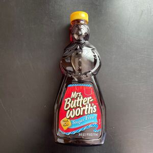 メイプルシロップ　アメリカ　ジュガーフリー　Mrs. Butterworth’s Trick n’ Treat Sugar Free 710ml 賞味期限2025年4月　メープル