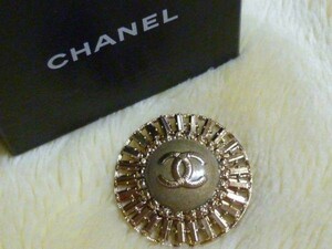 ☆送料無料☆CHANEL　シャネル　ブロンズ系ゴールド○COCO○　ブローチ（USED）