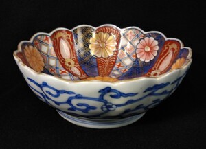 古伊万里 染付 金彩 色絵 菊花文 花唐草文 菊花形 18cm 深鉢 菓子器 菓子鉢 茶道具 b-57b3902-cp