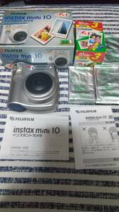 FUJIFILM Instax mini 10 チェキ インスタントカメラ（箱説有）&フィルム3パック（期限切れ） 電池切れのため動作未確認