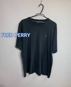 ■ FRED PERRYフレッドペリー■前V ワンポイントフェードTシャツ: L☆TS-318