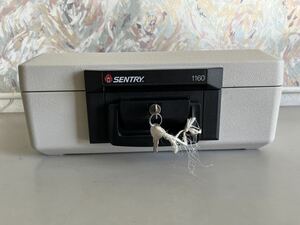 H061002 セントリー ポータブル耐火保管庫 保管庫 SENTRY 1160 A4サイズ収納可能