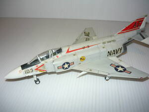 完成品　1/72　アメリカ海軍　F-4B ファントムⅡ　ハセガワキット