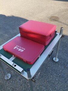 ★新品★釣楽工房製高級へら鮒釣り用超段差クッション軽量化タイプ、超段差クッション、サイズ長さ43cm 、幅28cm、 厚さ(前4cm と後16cm )