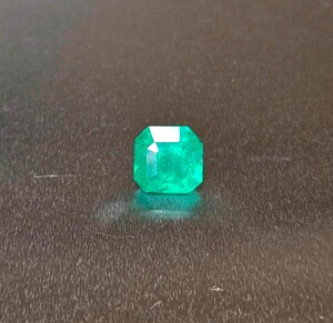 超激レア！2.402ct の大粒エメラルド！美しいコロンビア産！鑑別ソーティング付属！