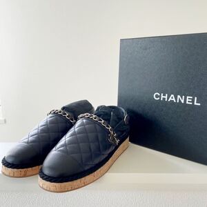 CHANEL サボ　スリッポン マトラッセ チェーン ブラック 紺 シャネル　新品同様