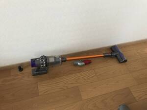 岩手盛岡発！dyson コードレスクリーナー cyclone V10 fluffy SV12　