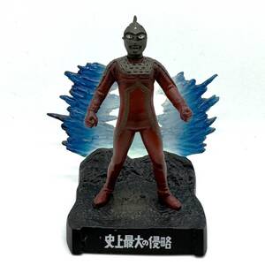 ウルトラ怪獣名鑑 史上最大の侵略 ウルトラセブン ブックレット付 中古品