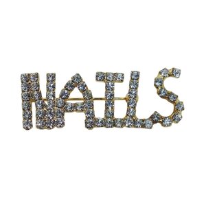 NAILS ラインストーン 文字 ブローチ ピンバッジ ピンバッチ アメリカ輸入雑貨 アクセサリー