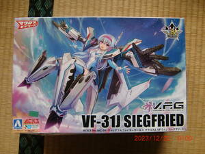 アオシマ マクロスモデラーズ V.F.G. マクロスΔ VF-31J ジークフリード 