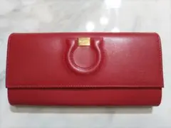 フェラガモ Ferragamo 長財布