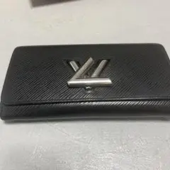 ルイヴィトン 　LOUIS VUITTON　財布　エピ　ポルトフォイユ