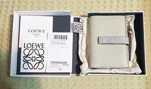 美品LOEWEバイフォールドグリーン系コンパクトウォレット財布ロエベ