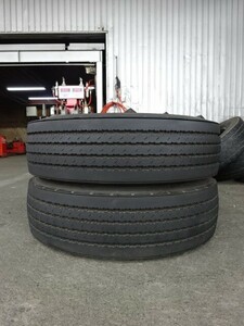 255/70R22.5　143/140J　トーヨータイヤ　M125ZB　中古夏タイヤ２本　送料無料　（060726）