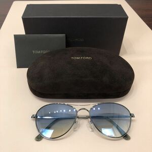 美品 TOM FORD トムフォード ティアドロップ サングラス ケース付き Oliver TF 495 12W 56□16 145※2 イタリア製 1-1.6 アイウェア 眼鏡 