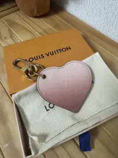 【LOUIS VUITTON】ハート型バッグチャーム