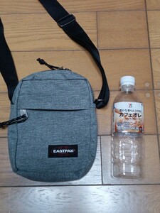 ほぼ未使用　美品　EASTPAK　ショルダーバッグ　サコッシュ