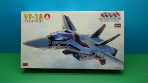 ハセガワ 1/72 VF-1A バルキリー＜劇場版＞ [CRAZYGRIP]