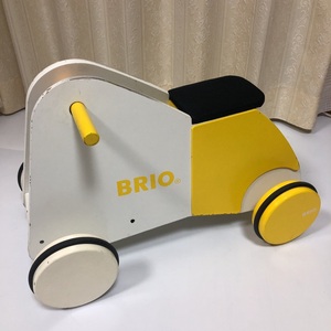 BRIO ブリオ　足蹴り車　4輪車　座面布張り