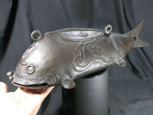 A　魚鼓（ぎょく）　江戸時代　名品　禅寺　仏教　鳴物　楽器　魚　魚板　飯　食堂　木槌　木魚　時刻　鯉形　鯱)形　修行僧　仏像　信仰