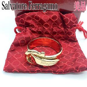 【美品】Salvatore Ferragamo フェラガモ スカーフリング ゴールド系 ガンチーニ 箱付き