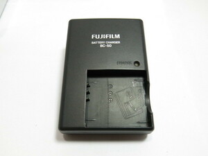 【 中古現状品 】FUJIFIL BC-50 純正バッテリーチャージャー フジフイルム [管ET713]