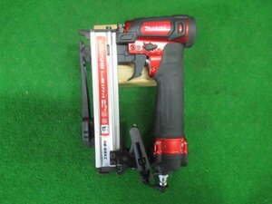 ♪　makita　マキタ　AT425HB　高圧エアタッカ　4mm　エアダスタ付き　※本体のみ　動作確認済み　中古品　展示品　成田店　r3330