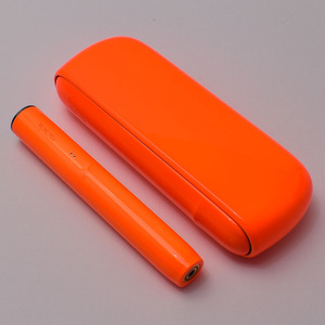 新型　最新　IQOS ILUMAi カスタムペイント　ネオンカラー　オレンジ　アイコス　イルマアイ 本体　付属品箱付　送料無料