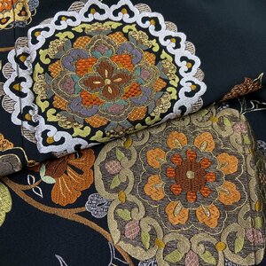 着物月花 総刺繍 蘇州刺繍 華文様 黒留袖 正絹 金糸 共八掛 パールトーン加工 ki1816