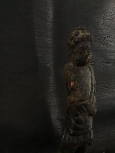 古寺から 枯れた木彫り仏 / お釈迦様 残欠仏 一刀彫H.300mm 】仏教美術 観音像 菩薩立像 一木造 宗教美術 神道 廃寺 buddism art