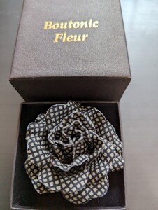 ブートニックフルール 黒、コサージュ Boutonic Fleur