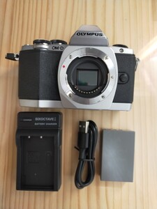 ★実用品★ OLYMPUS オリンパス OLYMPUS OM-D E-M10 シャッター数 約8391回！