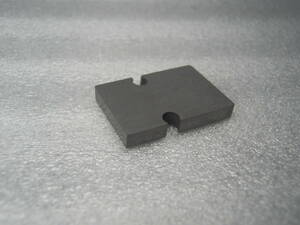 手工品　カーボングラファイト製　DENON DL-１０３シリーズ用スペーサー　(２mm厚）