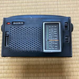 SONYの古いラジオみたいです　ジャンクです