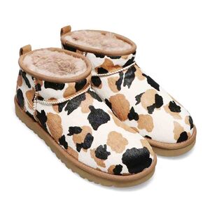 UGG アグ CLASSIC ULTRA MINI COW PRINT ムートンブーツ ハラコ 23センチ(US.6)