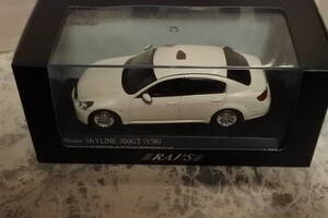 レイズ、ヒコセブンプラス、京商、ニッサンスカイライン350GT覆面パトカー（V36）2007パールホワイト1/43埼玉県警察高速道路交通警察隊車両