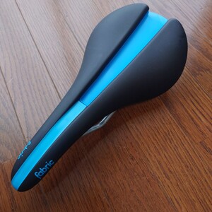 FABRIC Line Elite 134mm CrMo Saddle /ファブリック　ラインエリート　クロモリレール ブラック/ブルー サドル　自転車　ロードバイク